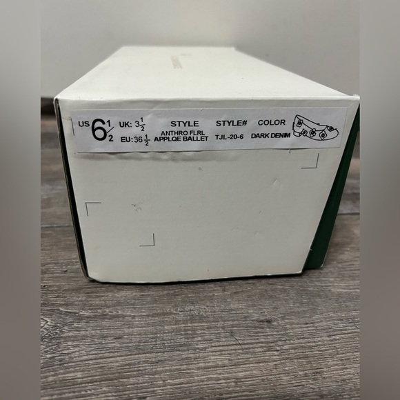 Anthropologie Dark Denim White Floral Applqe Ballet flats shoes TJL-20-6 - Picture 10 of 10